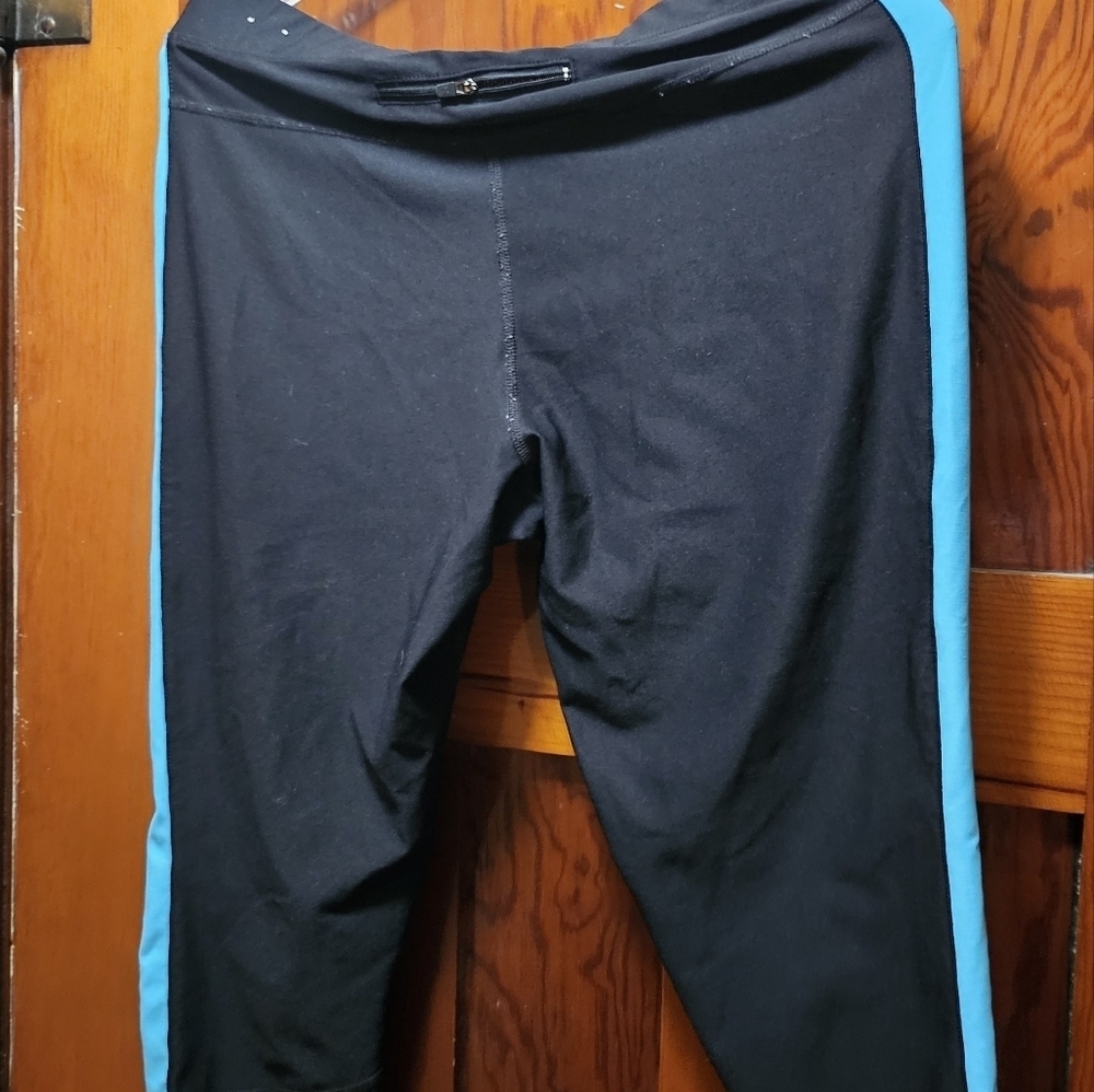 EUC Xersion Capri Leggings, Black With Blue Stripe - Size Large - Picture 2 of 5